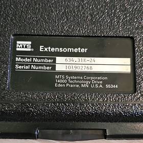 Mts 634.31e-24 Extensometer Model With Case And Accessories