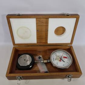 Mbeu149638 Sparrow 12.8 Ton U.s. Navy Hydraulic Load Cell Assembly With Case Mbeu149638 Sparrow 12.8 Ton U.s. Navy Hydraulic Load Cell Assembly With Case