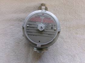 H122-156 United Electric Controls Pressure Switch